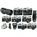 数台配带附件的Canon 单反相机