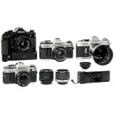 4部带附件的Canon单反相机