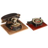 2台玩具打字机